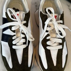 New Balance 327 White and Olive Sneakers